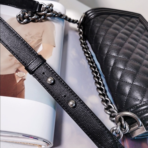 Classic Chanel Caviar microchipped medium Boy Bag - Picture 8 of 12